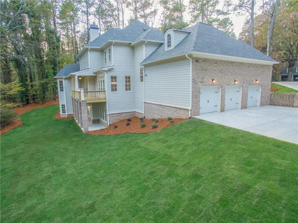 8201 Hewlett Road, Sandy Springs, Georgia 30350, 5 Bedrooms Bedrooms, ,4 BathroomsBathrooms,Residential,Sold,8201 Hewlett Road,6718720