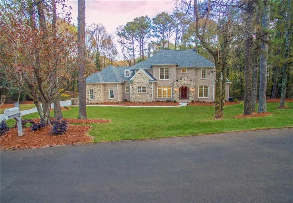 8201 Hewlett Road, Sandy Springs, Georgia 30350, 5 Bedrooms Bedrooms, ,4 BathroomsBathrooms,Residential,Sold,8201 Hewlett Road,6718720