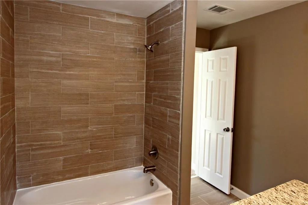 265 Winding River Drive Unit G, Sandy Springs, Georgia 30350, 2 Bedrooms Bedrooms, ,1 BathroomBathrooms,Residential,Sold,265 Winding River Drive Unit G,5628409