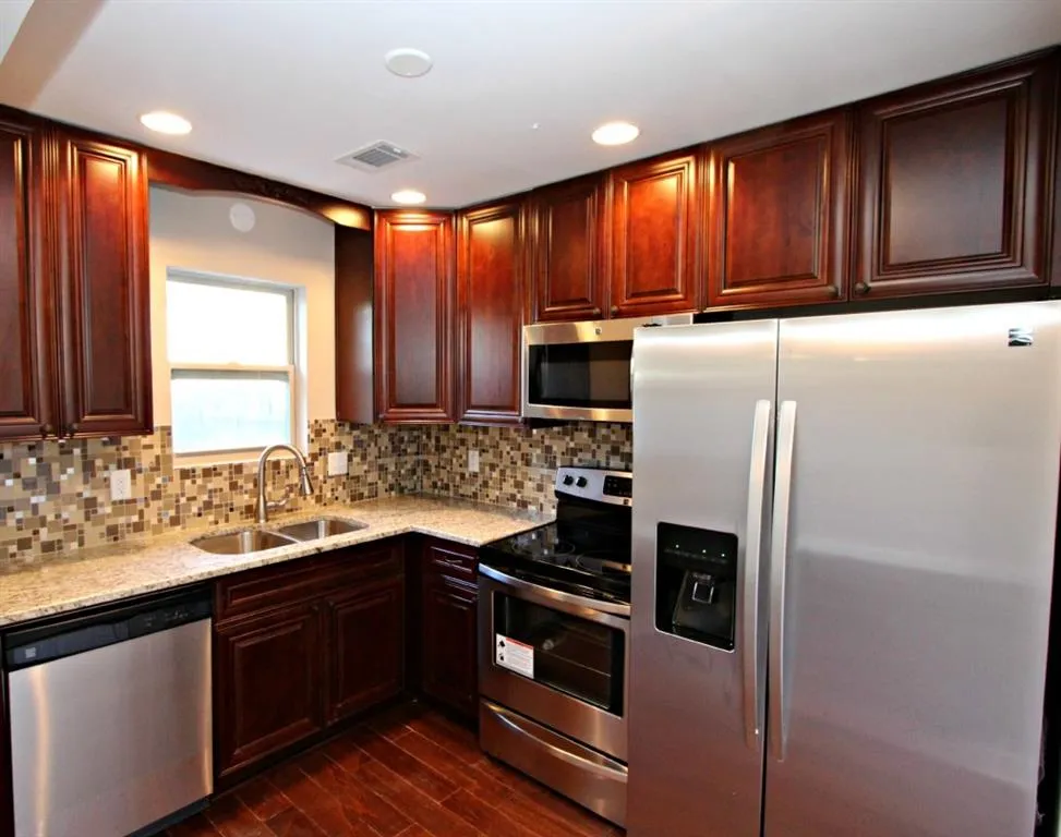 265 Winding River Drive Unit G, Sandy Springs, Georgia 30350, 2 Bedrooms Bedrooms, ,1 BathroomBathrooms,Residential,Sold,265 Winding River Drive Unit G,5628409