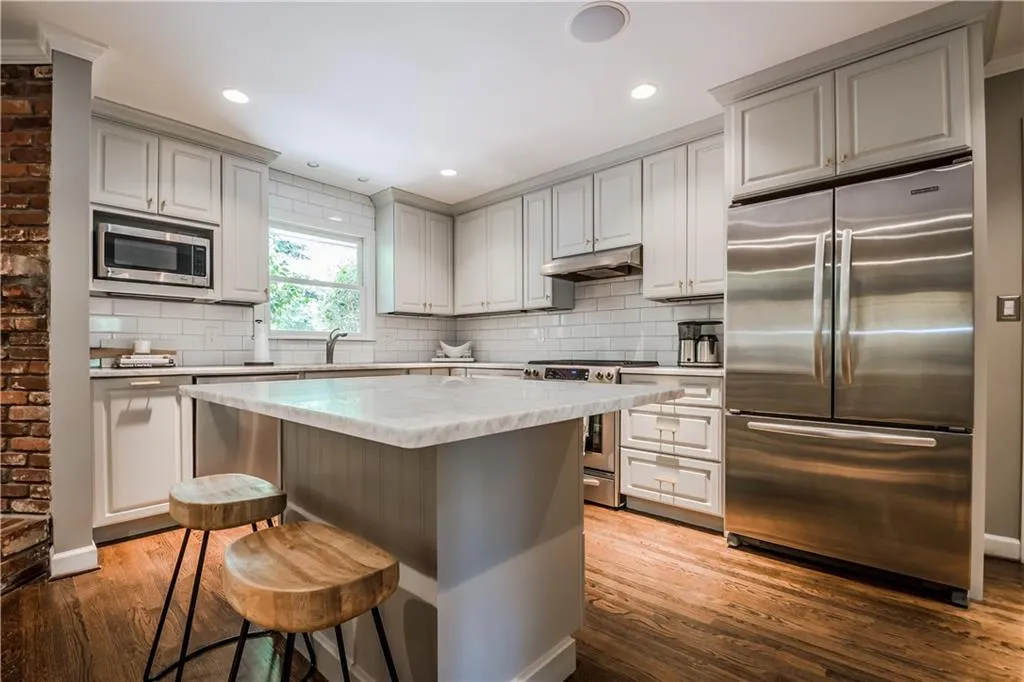 6855 Castleton Drive Nw, Atlanta, Georgia 30328, 4 Bedrooms Bedrooms, ,3 BathroomsBathrooms,Residential,Sold,6855 Castleton Drive Nw,5856656