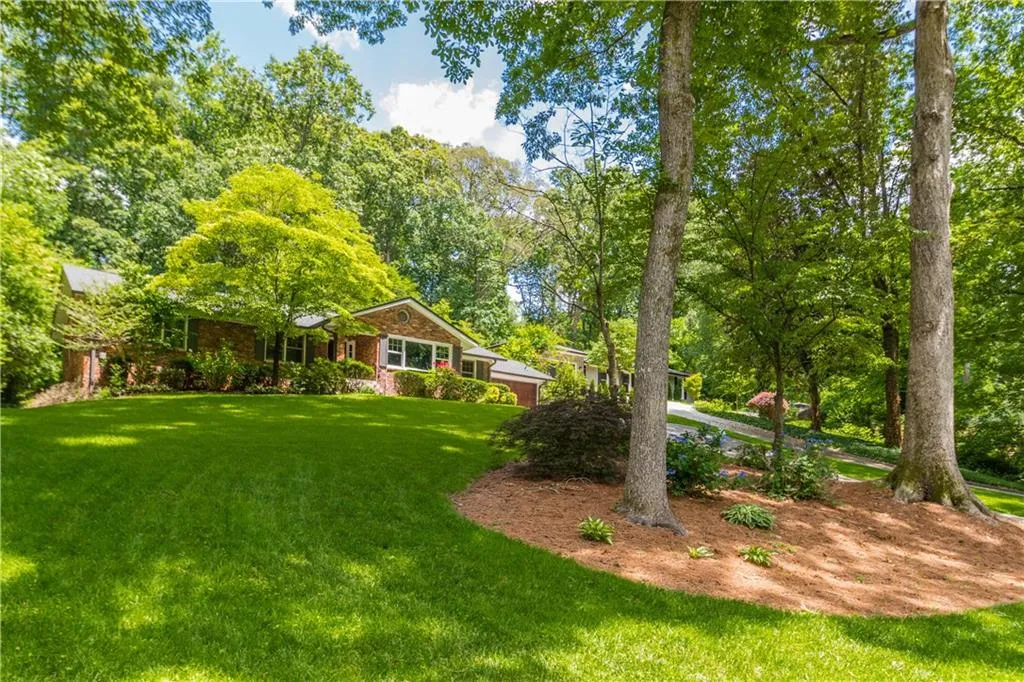 6855 Castleton Drive Nw, Atlanta, Georgia 30328, 4 Bedrooms Bedrooms, ,3 BathroomsBathrooms,Residential,Sold,6855 Castleton Drive Nw,5856656