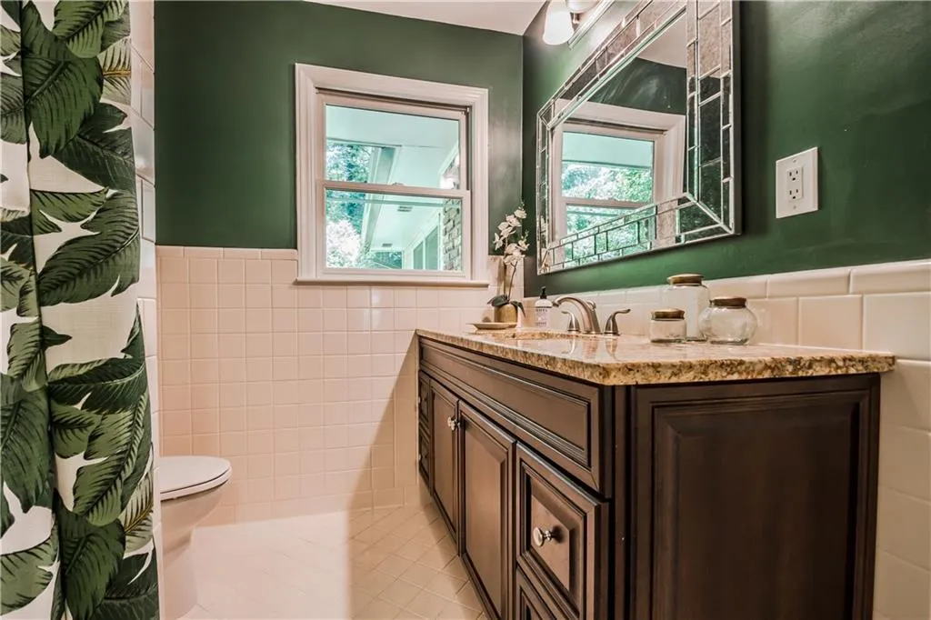 6855 Castleton Drive Nw, Atlanta, Georgia 30328, 4 Bedrooms Bedrooms, ,3 BathroomsBathrooms,Residential,Sold,6855 Castleton Drive Nw,5856656