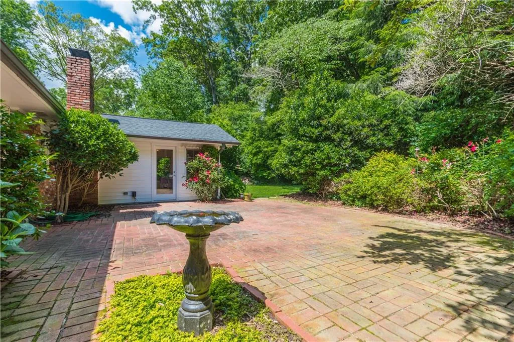 6855 Castleton Drive Nw, Atlanta, Georgia 30328, 4 Bedrooms Bedrooms, ,3 BathroomsBathrooms,Residential,Sold,6855 Castleton Drive Nw,5856656