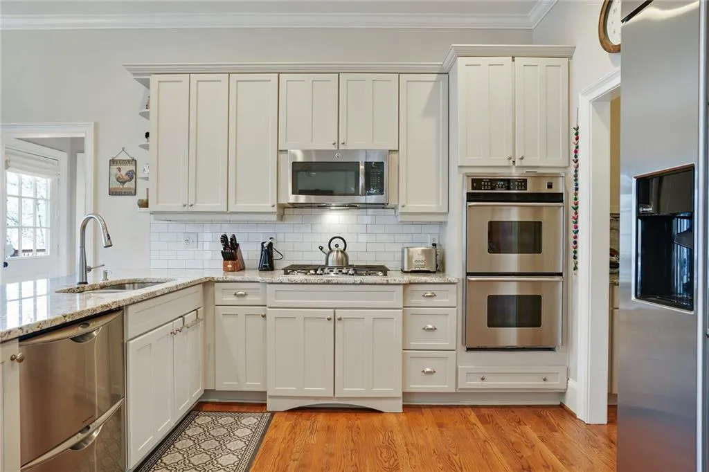 105 Grogans Landing, Sandy Springs, Georgia 30350, 5 Bedrooms Bedrooms, ,4 BathroomsBathrooms,Residential,Sold,105 Grogans Landing,7356467