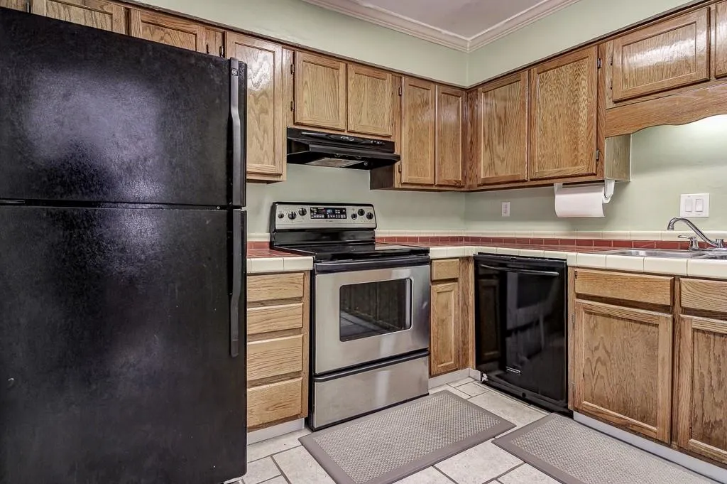 6520 Roswell Road Unit 98, Sandy Springs, Georgia 30328, 2 Bedrooms Bedrooms, ,1 BathroomBathrooms,Residential,Sold,6520 Roswell Road Unit 98,5697614