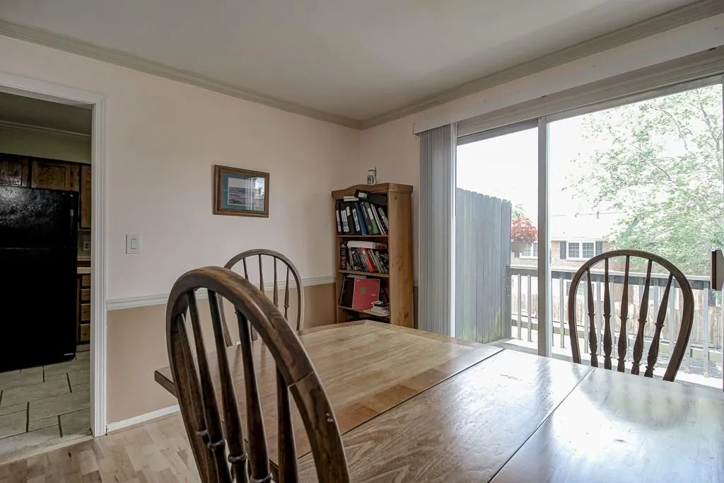 6520 Roswell Road Unit 98, Sandy Springs, Georgia 30328, 2 Bedrooms Bedrooms, ,1 BathroomBathrooms,Residential,Sold,6520 Roswell Road Unit 98,5697614