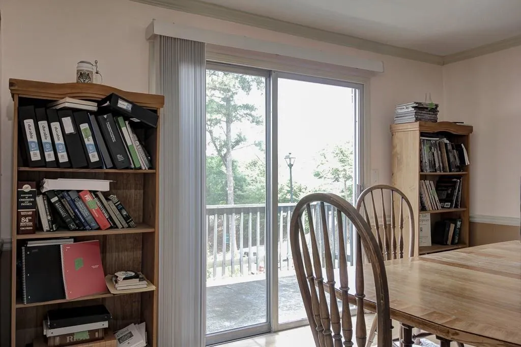 6520 Roswell Road Unit 98, Sandy Springs, Georgia 30328, 2 Bedrooms Bedrooms, ,1 BathroomBathrooms,Residential,Sold,6520 Roswell Road Unit 98,5697614