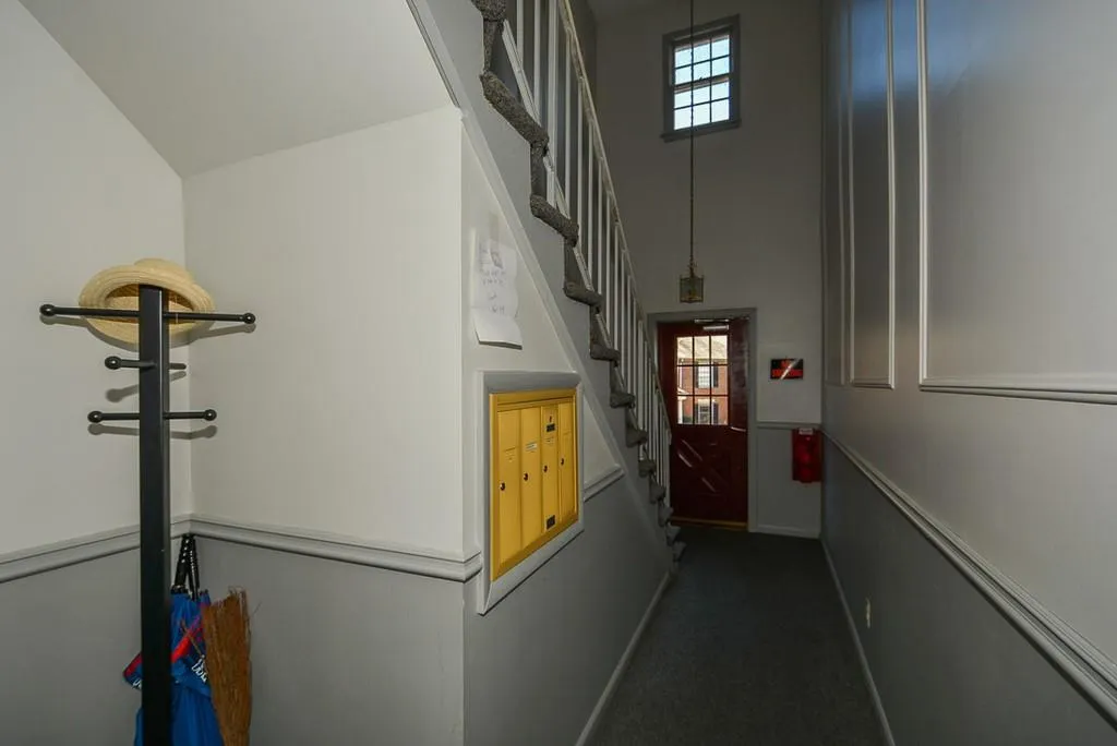 6700 Roswell Road Unit 31a, Sandy Springs, Georgia 30328, 2 Bedrooms Bedrooms, ,2 BathroomsBathrooms,Residential,Sold,6700 Roswell Road Unit 31a,6673014