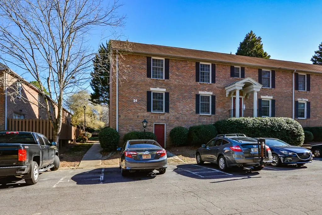 6700 Roswell Road Unit 31a, Sandy Springs, Georgia 30328, 2 Bedrooms Bedrooms, ,2 BathroomsBathrooms,Residential,Sold,6700 Roswell Road Unit 31a,6673014
