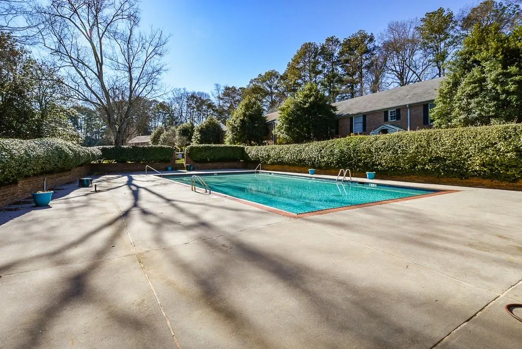 6700 Roswell Road Unit 31a, Sandy Springs, Georgia 30328, 2 Bedrooms Bedrooms, ,2 BathroomsBathrooms,Residential,Sold,6700 Roswell Road Unit 31a,6673014