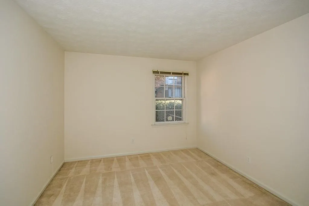 6700 Roswell Road Unit 31a, Sandy Springs, Georgia 30328, 2 Bedrooms Bedrooms, ,2 BathroomsBathrooms,Residential,Sold,6700 Roswell Road Unit 31a,6673014