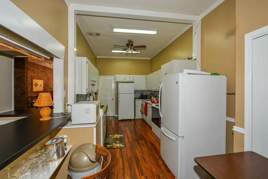 6700 Roswell Road Unit 31a, Sandy Springs, Georgia 30328, 2 Bedrooms Bedrooms, ,2 BathroomsBathrooms,Residential,Sold,6700 Roswell Road Unit 31a,6673014