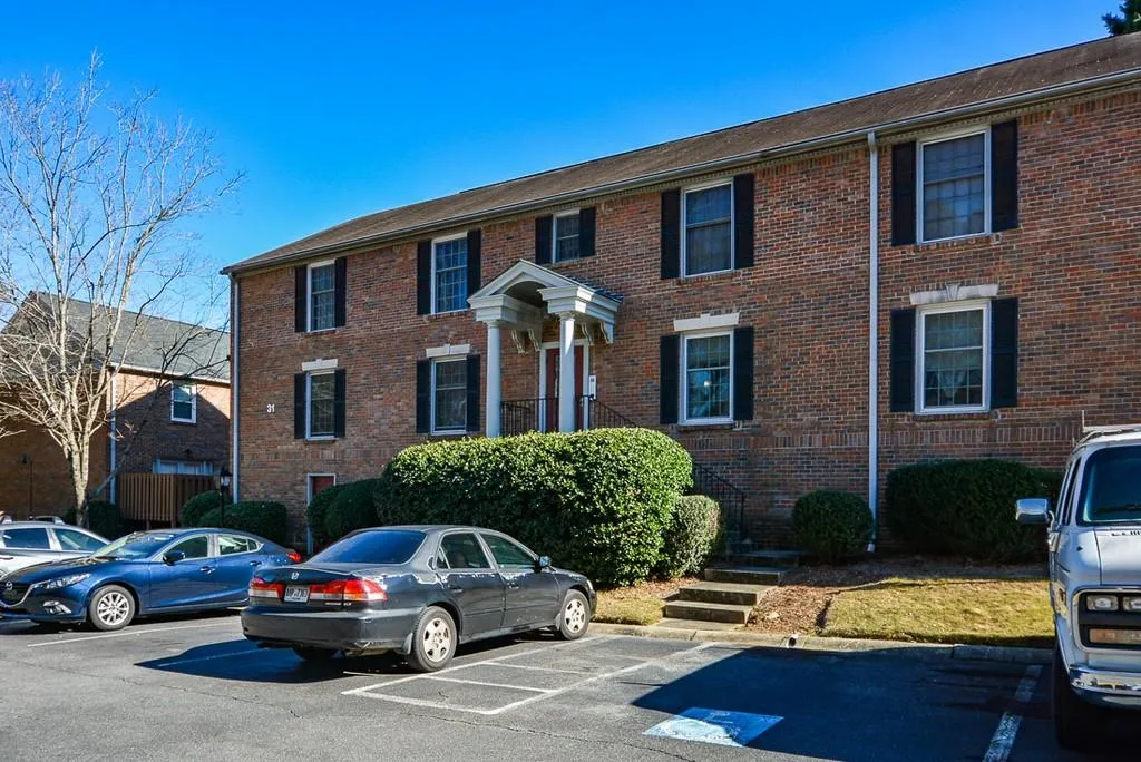6700 Roswell Road Unit 31a, Sandy Springs, Georgia 30328, 2 Bedrooms Bedrooms, ,2 BathroomsBathrooms,Residential,Sold,6700 Roswell Road Unit 31a,6673014