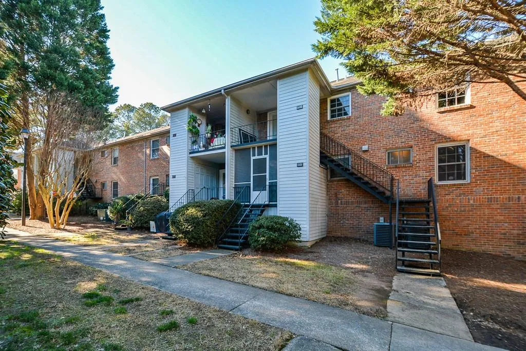 6700 Roswell Road Unit 31a, Sandy Springs, Georgia 30328, 2 Bedrooms Bedrooms, ,2 BathroomsBathrooms,Residential,Sold,6700 Roswell Road Unit 31a,6673014