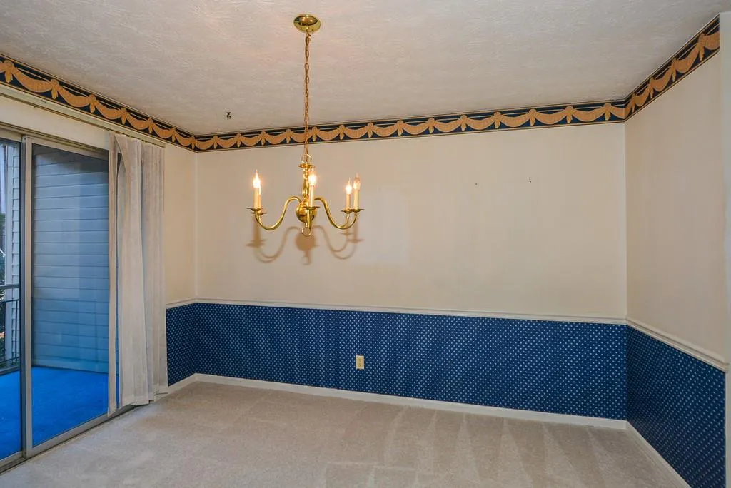 6700 Roswell Road Unit 31a, Sandy Springs, Georgia 30328, 2 Bedrooms Bedrooms, ,2 BathroomsBathrooms,Residential,Sold,6700 Roswell Road Unit 31a,6673014