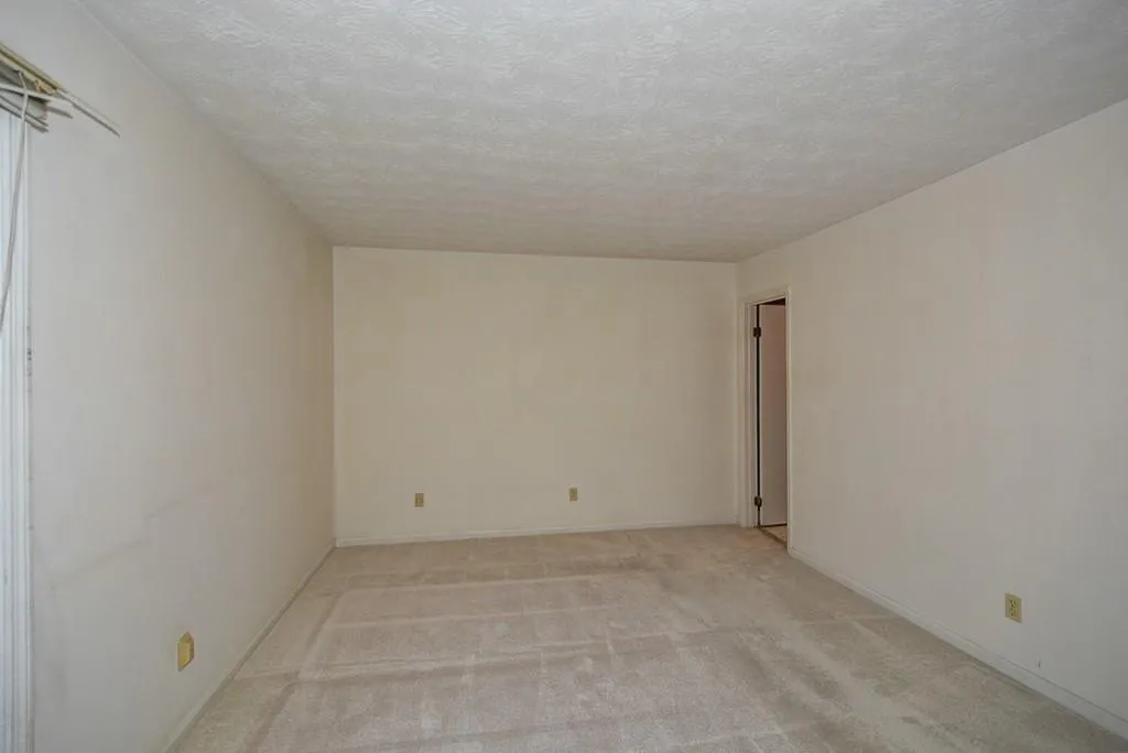 6700 Roswell Road Unit 31a, Sandy Springs, Georgia 30328, 2 Bedrooms Bedrooms, ,2 BathroomsBathrooms,Residential,Sold,6700 Roswell Road Unit 31a,6673014