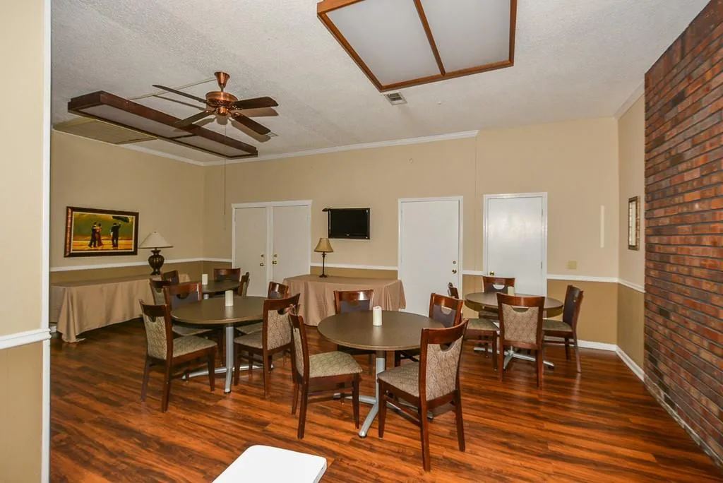 6700 Roswell Road Unit 31a, Sandy Springs, Georgia 30328, 2 Bedrooms Bedrooms, ,2 BathroomsBathrooms,Residential,Sold,6700 Roswell Road Unit 31a,6673014