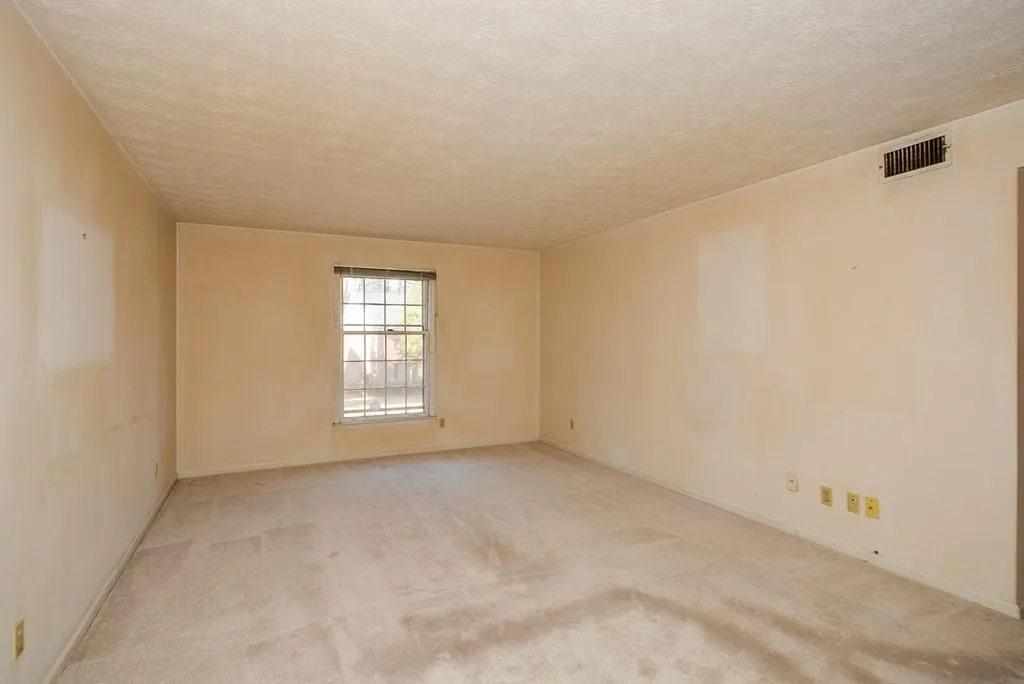 6700 Roswell Road Unit 31a, Sandy Springs, Georgia 30328, 2 Bedrooms Bedrooms, ,2 BathroomsBathrooms,Residential,Sold,6700 Roswell Road Unit 31a,6673014