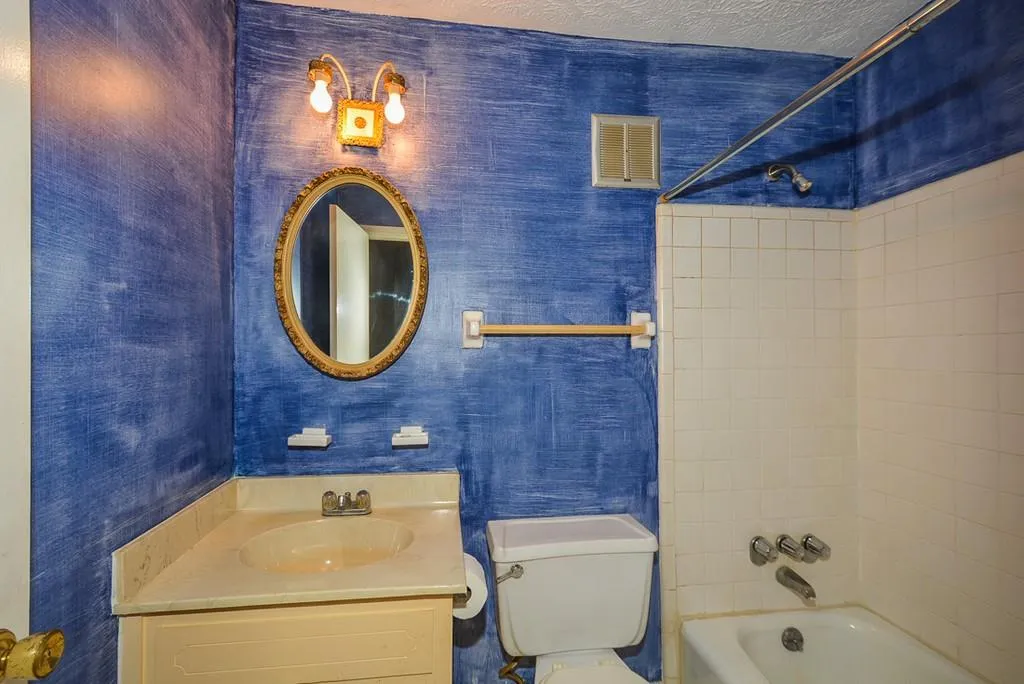 6700 Roswell Road Unit 31a, Sandy Springs, Georgia 30328, 2 Bedrooms Bedrooms, ,2 BathroomsBathrooms,Residential,Sold,6700 Roswell Road Unit 31a,6673014