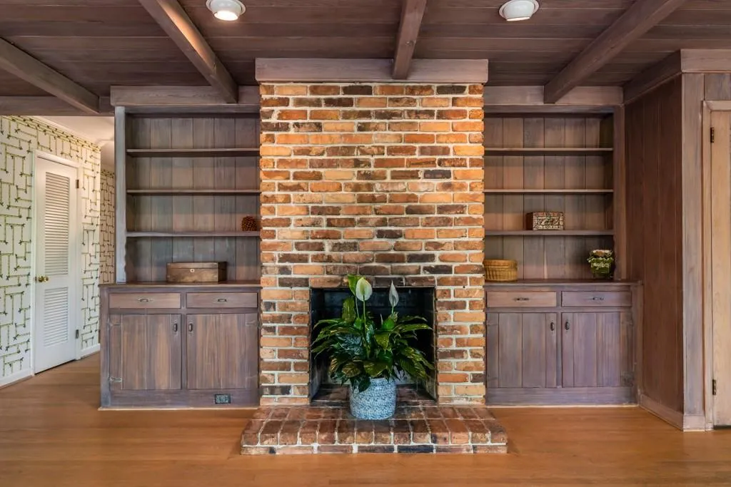 390 Montevallo Drive, Sandy Springs, Georgia 30342, 3 Bedrooms Bedrooms, ,2 BathroomsBathrooms,Residential,Sold,390 Montevallo Drive,7201351