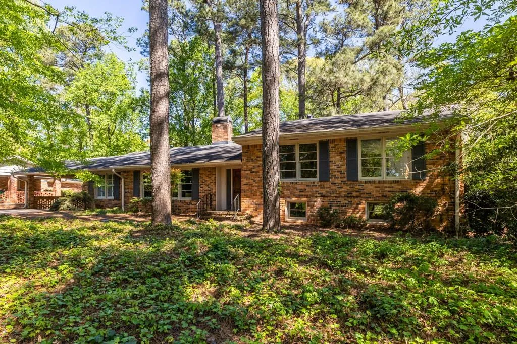 390 Montevallo Drive, Sandy Springs, Georgia 30342, 3 Bedrooms Bedrooms, ,2 BathroomsBathrooms,Residential,Sold,390 Montevallo Drive,7201351
