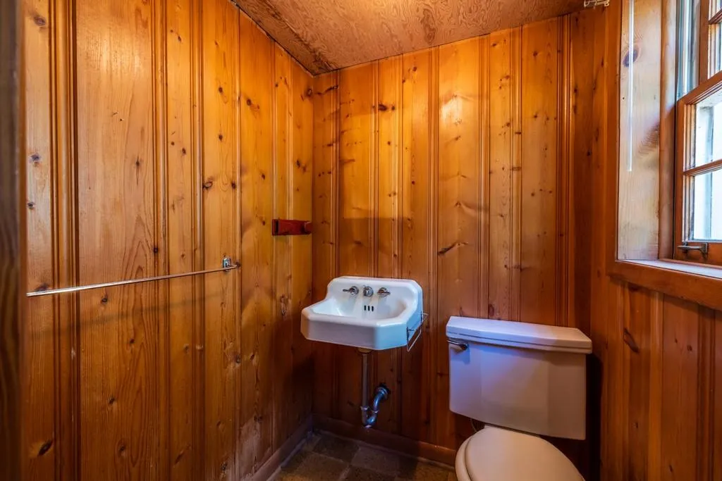 390 Montevallo Drive, Sandy Springs, Georgia 30342, 3 Bedrooms Bedrooms, ,2 BathroomsBathrooms,Residential,Sold,390 Montevallo Drive,7201351