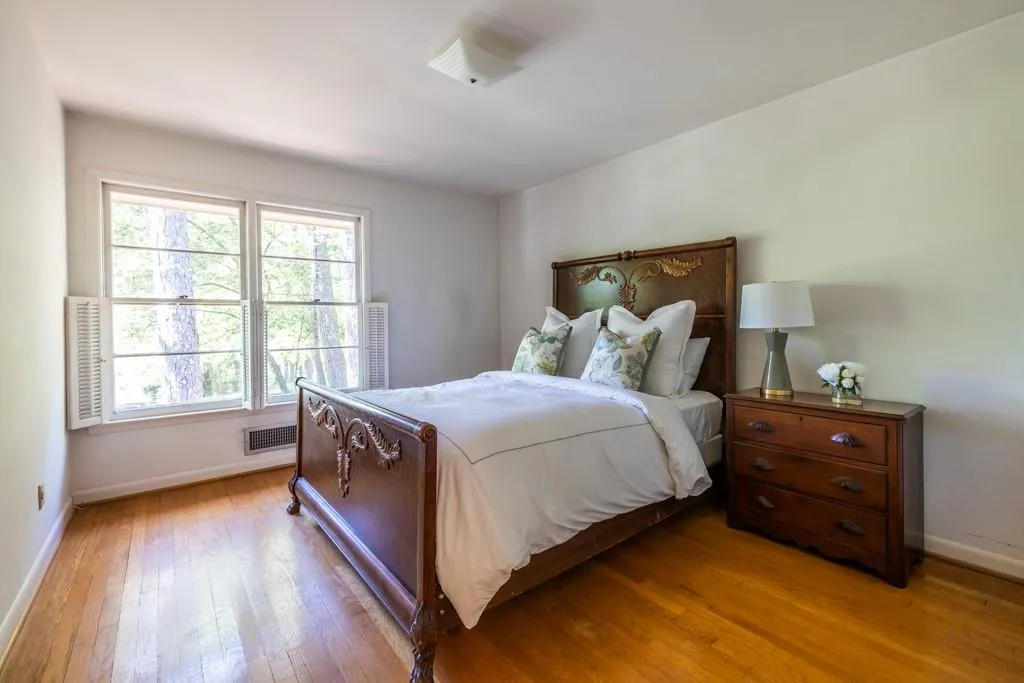 390 Montevallo Drive, Sandy Springs, Georgia 30342, 3 Bedrooms Bedrooms, ,2 BathroomsBathrooms,Residential,Sold,390 Montevallo Drive,7201351