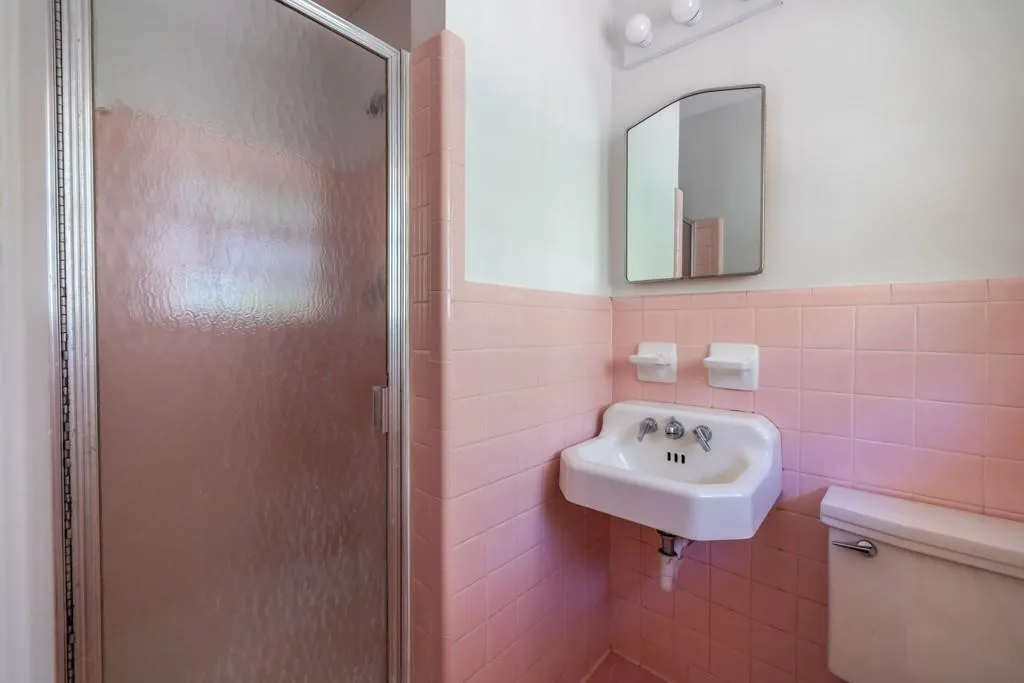 390 Montevallo Drive, Sandy Springs, Georgia 30342, 3 Bedrooms Bedrooms, ,2 BathroomsBathrooms,Residential,Sold,390 Montevallo Drive,7201351