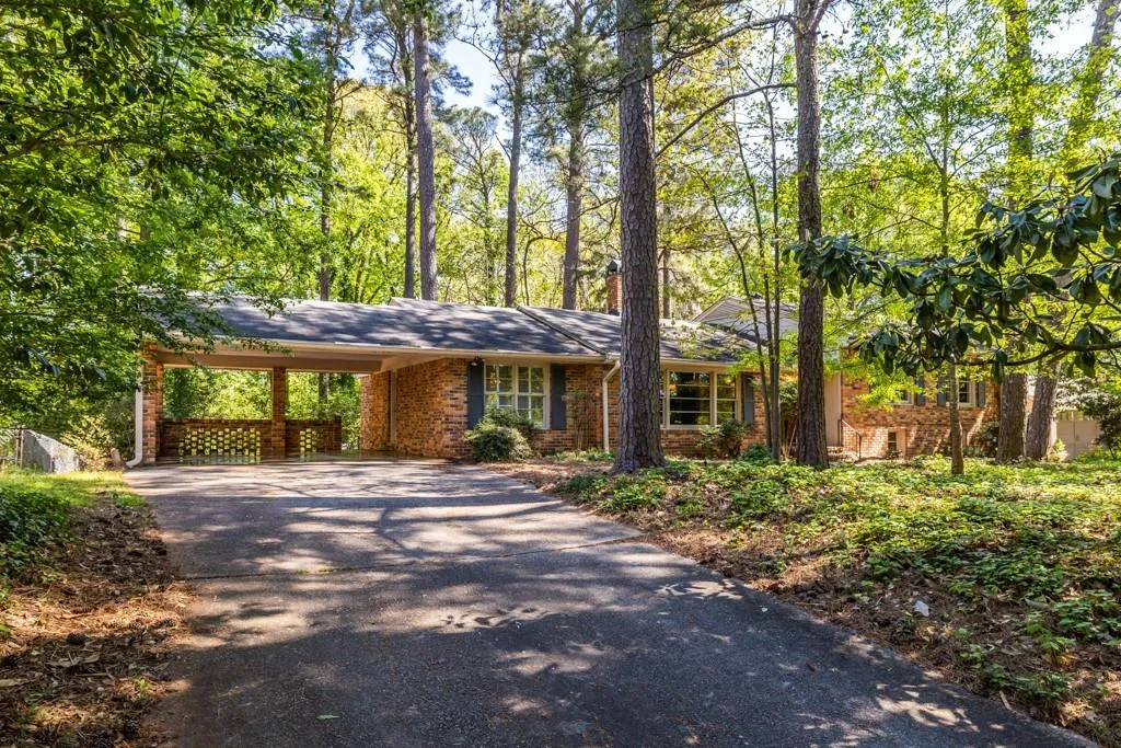 390 Montevallo Drive, Sandy Springs, Georgia 30342, 3 Bedrooms Bedrooms, ,2 BathroomsBathrooms,Residential,Sold,390 Montevallo Drive,7201351