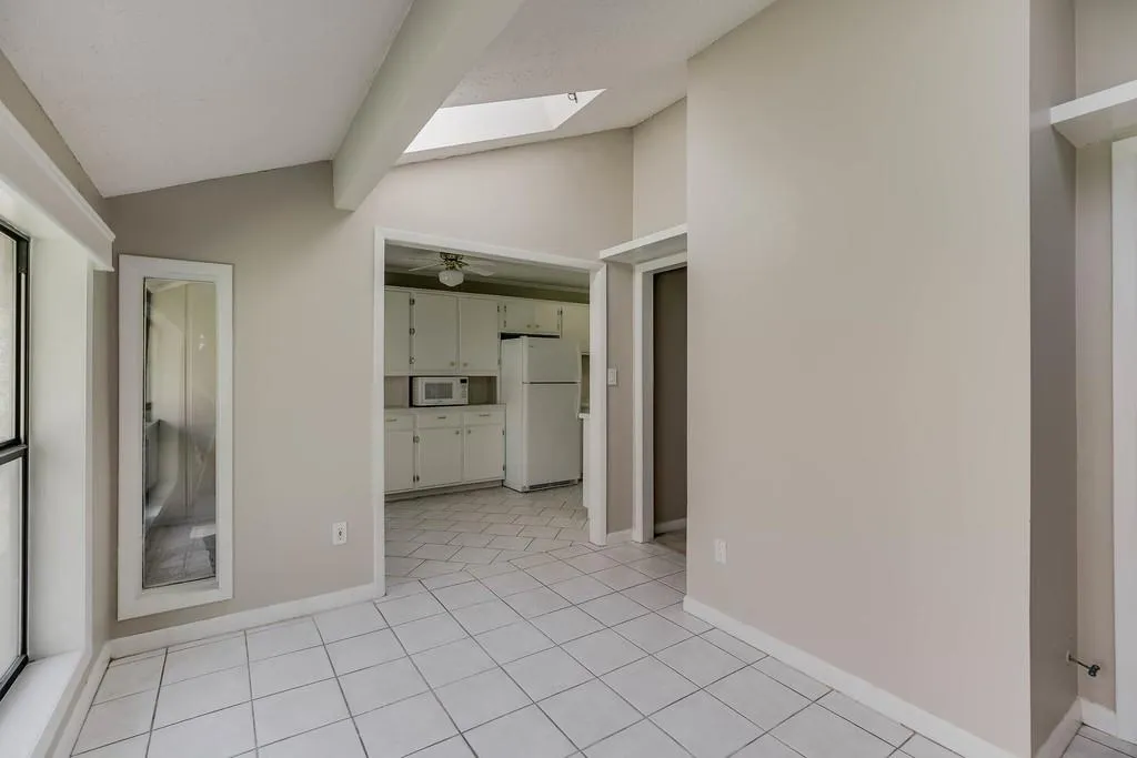 8740 Roswell Road Unit 6k, Sandy Springs, Georgia 30350, 3 Bedrooms Bedrooms, ,2 BathroomsBathrooms,Residential,Sold,8740 Roswell Road Unit 6k,6522822