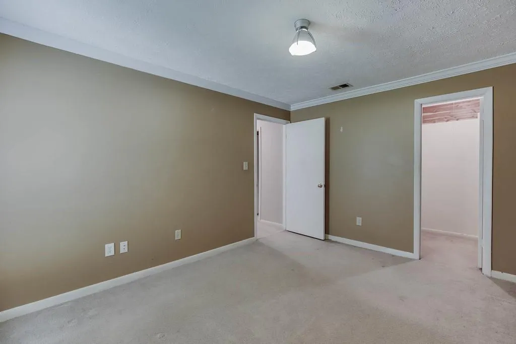 8740 Roswell Road Unit 6k, Sandy Springs, Georgia 30350, 3 Bedrooms Bedrooms, ,2 BathroomsBathrooms,Residential,Sold,8740 Roswell Road Unit 6k,6522822