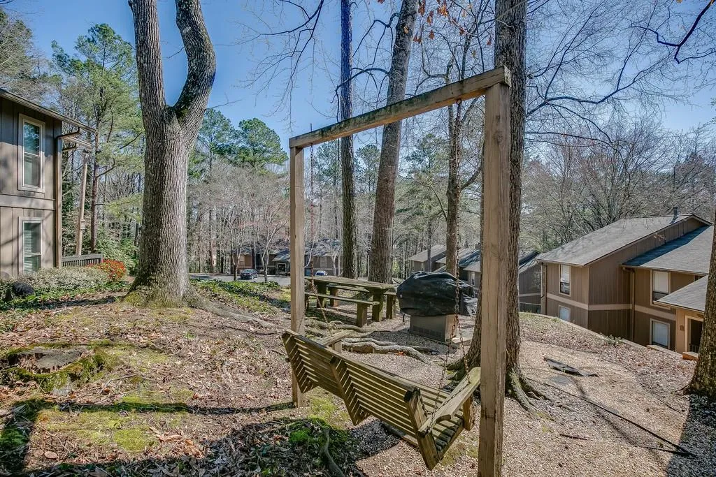 8740 Roswell Road Unit 6k, Sandy Springs, Georgia 30350, 3 Bedrooms Bedrooms, ,2 BathroomsBathrooms,Residential,Sold,8740 Roswell Road Unit 6k,6522822