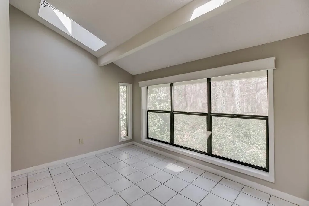 8740 Roswell Road Unit 6k, Sandy Springs, Georgia 30350, 3 Bedrooms Bedrooms, ,2 BathroomsBathrooms,Residential,Sold,8740 Roswell Road Unit 6k,6522822