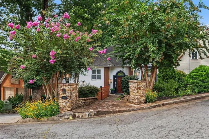 906 Heritage Place, Decatur, Georgia 30033