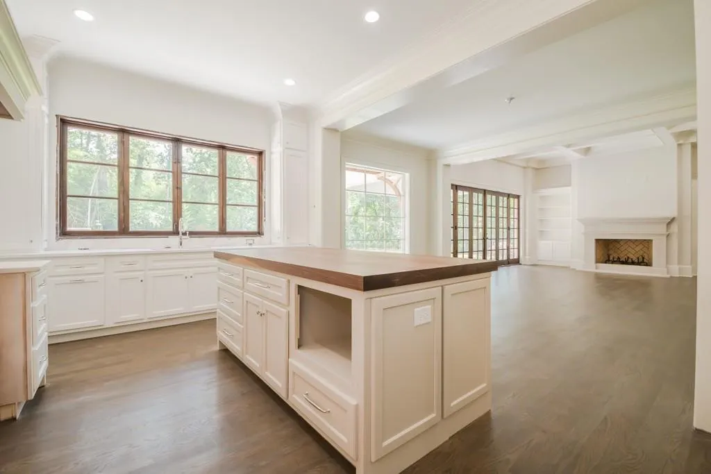 4564 Mount Paran Parkway, Atlanta, Georgia 30327, 5 Bedrooms Bedrooms, ,5 BathroomsBathrooms,Residential,Sold,4564 Mount Paran Parkway,5707356
