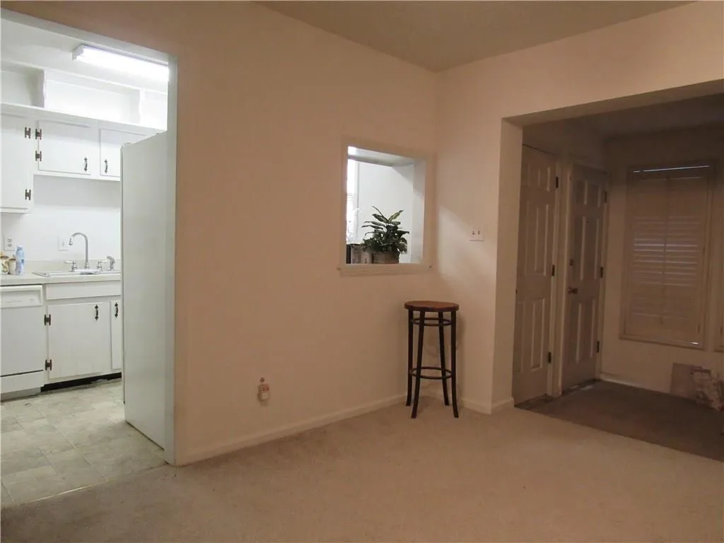 6700 Roswell Road Unit 32a, Atlanta, Georgia 30328, 2 Bedrooms Bedrooms, ,2 BathroomsBathrooms,Residential,Sold,6700 Roswell Road Unit 32a,5991136