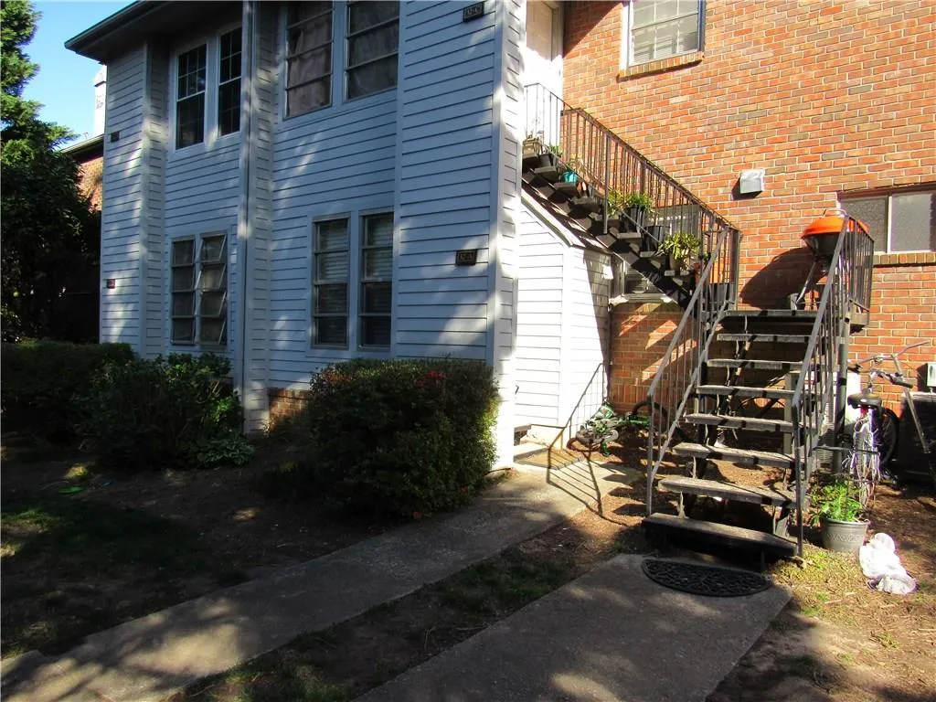 6700 Roswell Road Unit 32a, Atlanta, Georgia 30328, 2 Bedrooms Bedrooms, ,2 BathroomsBathrooms,Residential,Sold,6700 Roswell Road Unit 32a,5991136
