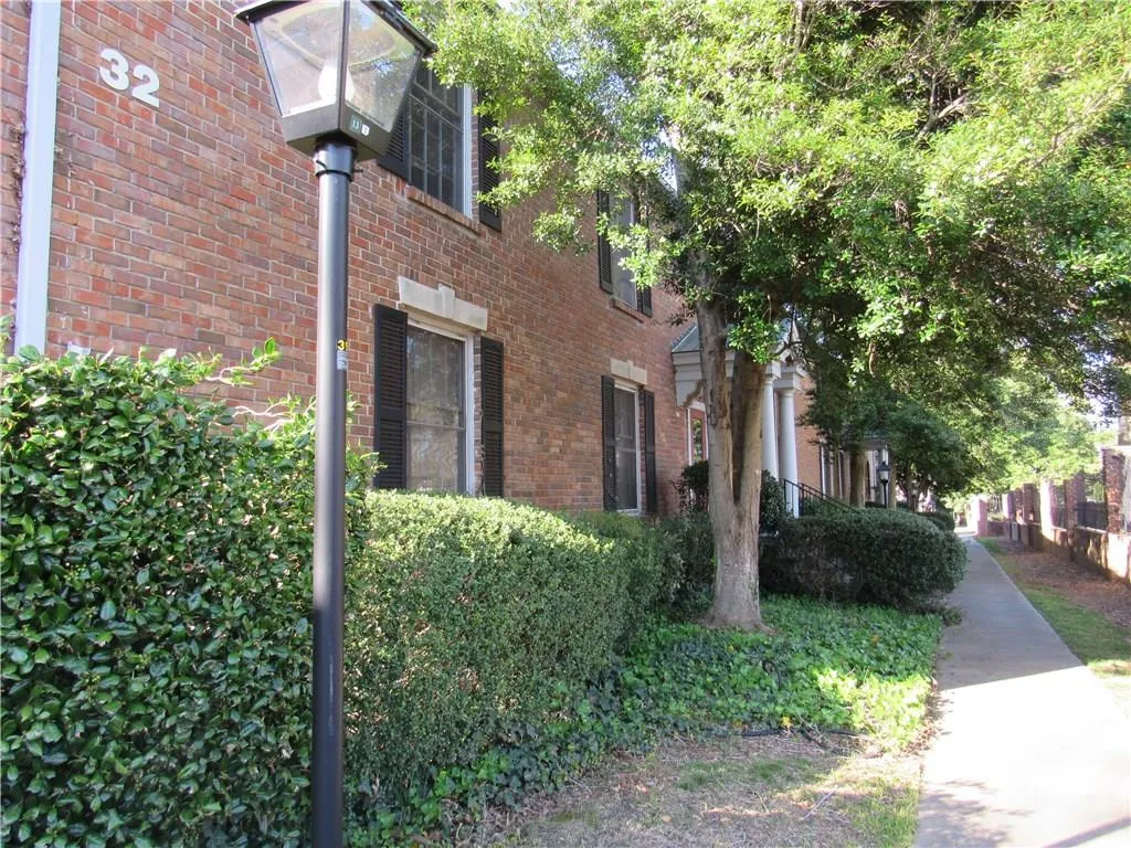 6700 Roswell Road Unit 32a, Atlanta, Georgia 30328, 2 Bedrooms Bedrooms, ,2 BathroomsBathrooms,Residential,Sold,6700 Roswell Road Unit 32a,5991136