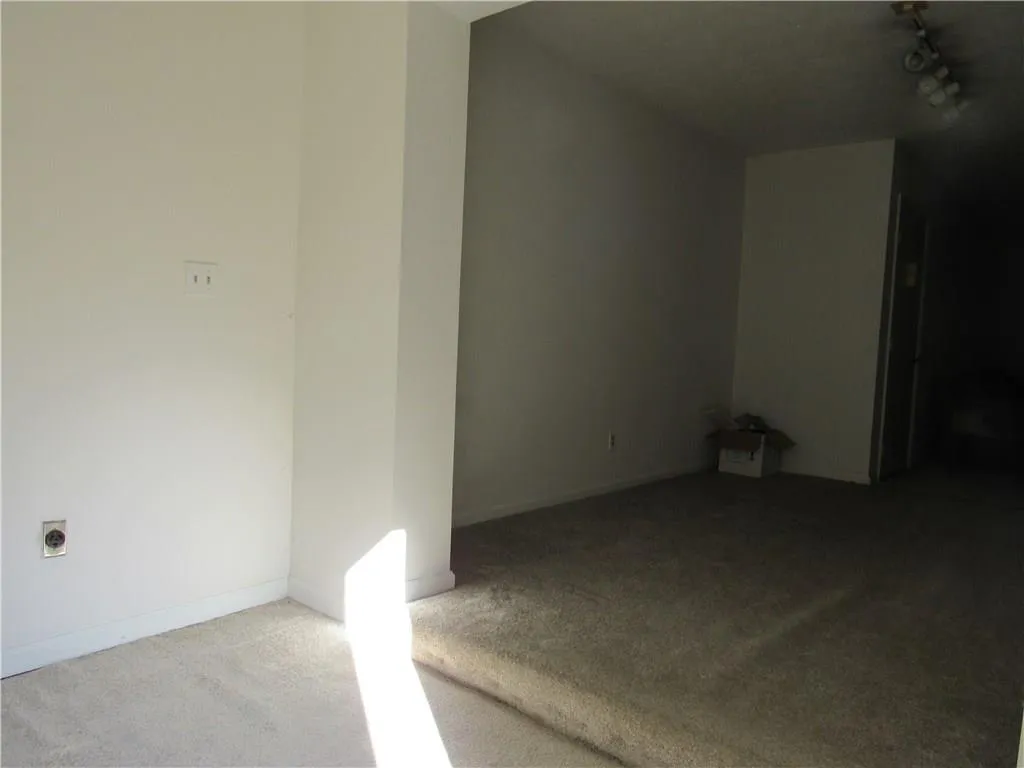 6700 Roswell Road Unit 32a, Atlanta, Georgia 30328, 2 Bedrooms Bedrooms, ,2 BathroomsBathrooms,Residential,Sold,6700 Roswell Road Unit 32a,5991136