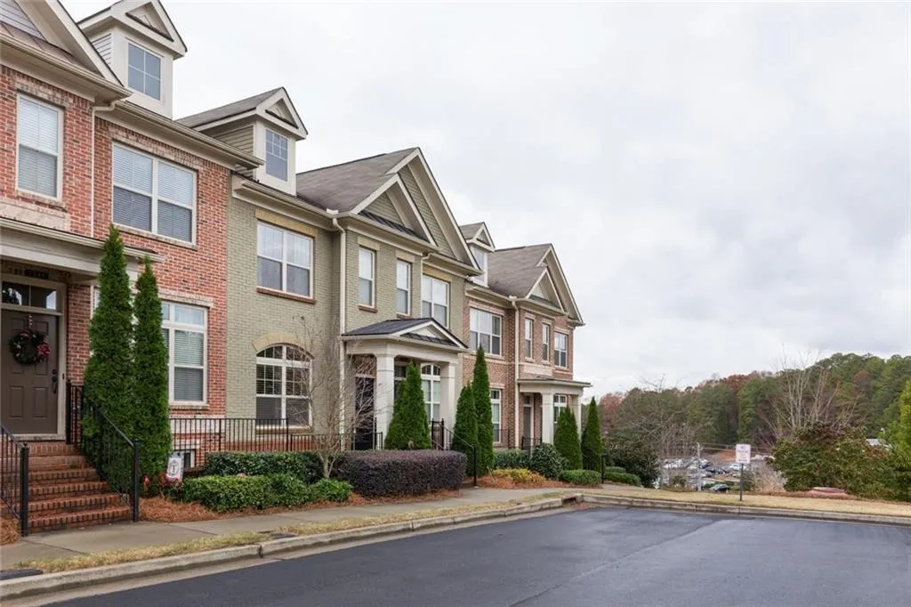 7235 Highland Bluff, Sandy Springs, Georgia 30328, 3 Bedrooms Bedrooms, ,3 BathroomsBathrooms,Residential,Sold,7235 Highland Bluff,5933906