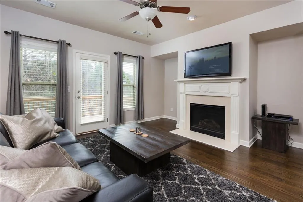 7235 Highland Bluff, Sandy Springs, Georgia 30328, 3 Bedrooms Bedrooms, ,3 BathroomsBathrooms,Residential,Sold,7235 Highland Bluff,5933906