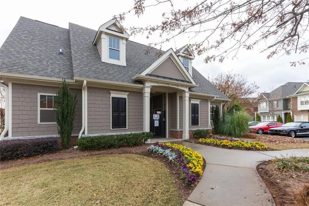 7235 Highland Bluff, Sandy Springs, Georgia 30328, 3 Bedrooms Bedrooms, ,3 BathroomsBathrooms,Residential,Sold,7235 Highland Bluff,5933906