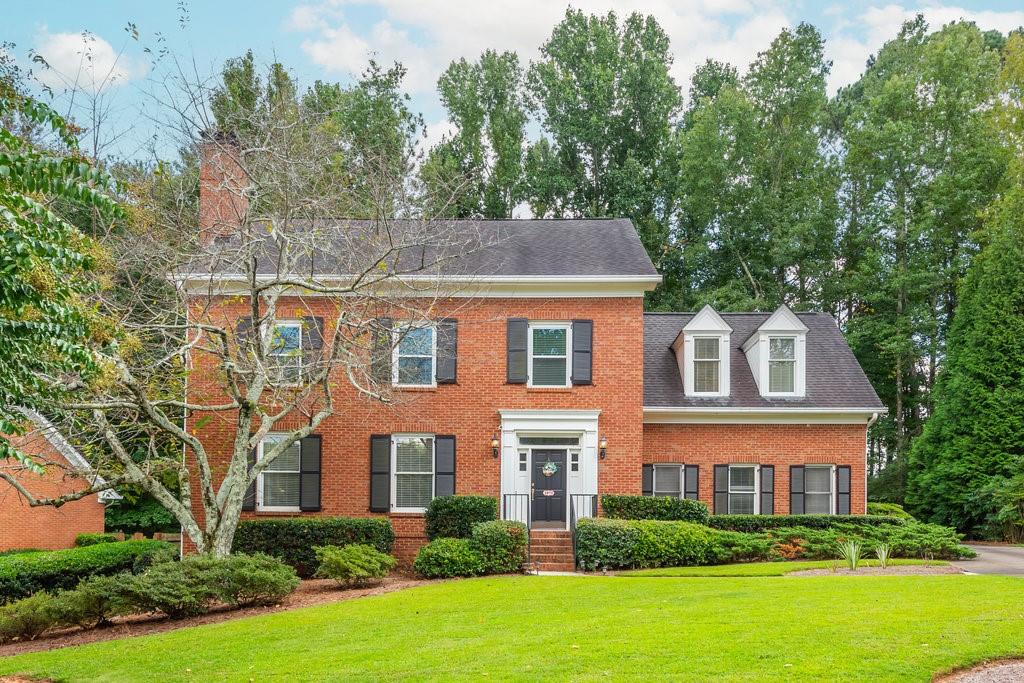 2075 Dunwoody Heritage Drive, Sandy Springs, Georgia 30350, 4 Bedrooms Bedrooms, ,2 BathroomsBathrooms,Residential,Sold,2075 Dunwoody Heritage Drive,7274122