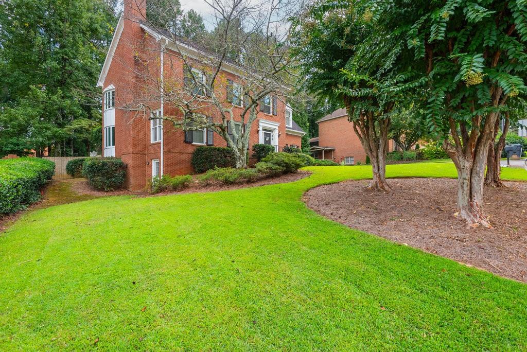 2075 Dunwoody Heritage Drive, Sandy Springs, Georgia 30350, 4 Bedrooms Bedrooms, ,2 BathroomsBathrooms,Residential,Sold,2075 Dunwoody Heritage Drive,7274122