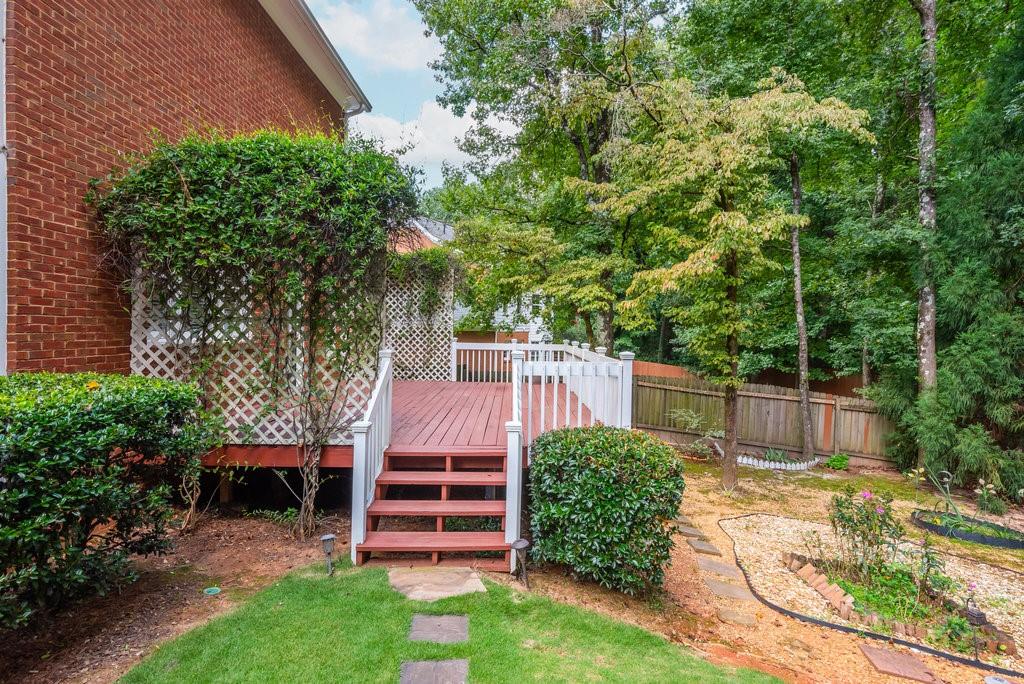 2075 Dunwoody Heritage Drive, Sandy Springs, Georgia 30350, 4 Bedrooms Bedrooms, ,2 BathroomsBathrooms,Residential,Sold,2075 Dunwoody Heritage Drive,7274122