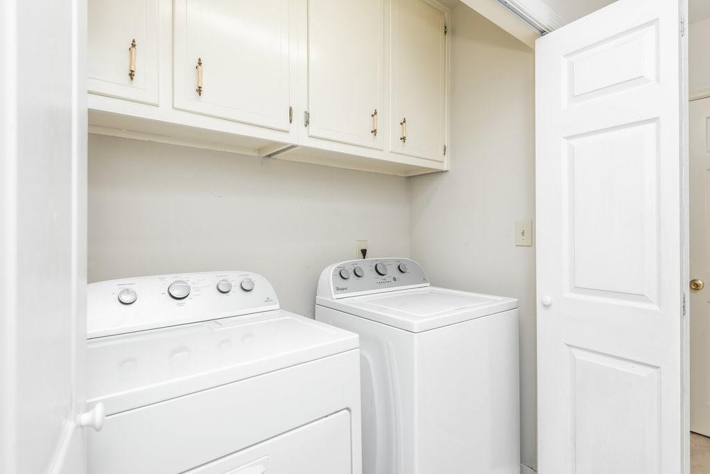 2075 Dunwoody Heritage Drive, Sandy Springs, Georgia 30350, 4 Bedrooms Bedrooms, ,2 BathroomsBathrooms,Residential,Sold,2075 Dunwoody Heritage Drive,7274122