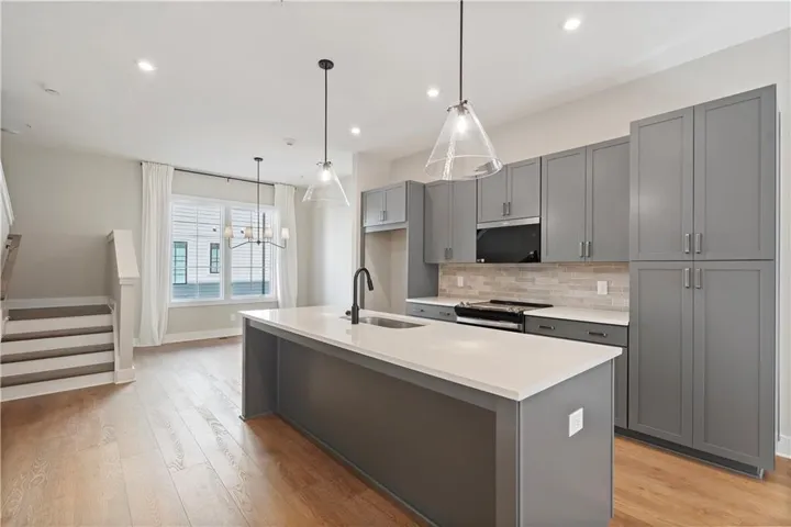 989 Bibbs Circle Nw Unit 24, Atlanta, Georgia 30318