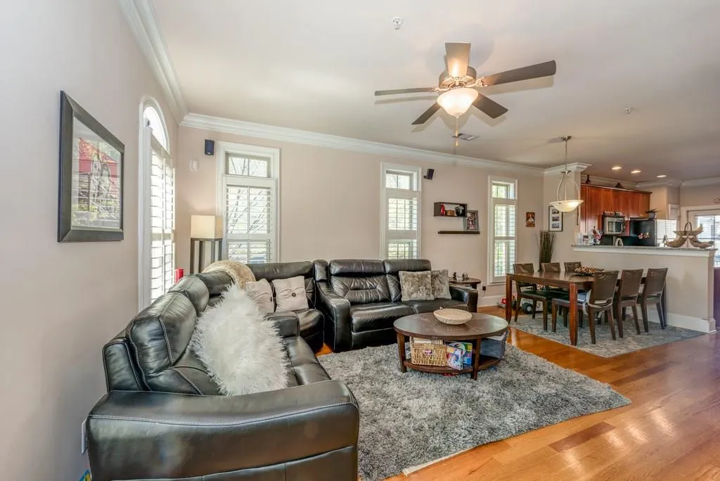 751 Berrydale Drive, Atlanta, Georgia 30328, 2 Bedrooms Bedrooms, ,2 BathroomsBathrooms,Residential,Sold,751 Berrydale Drive,5985507