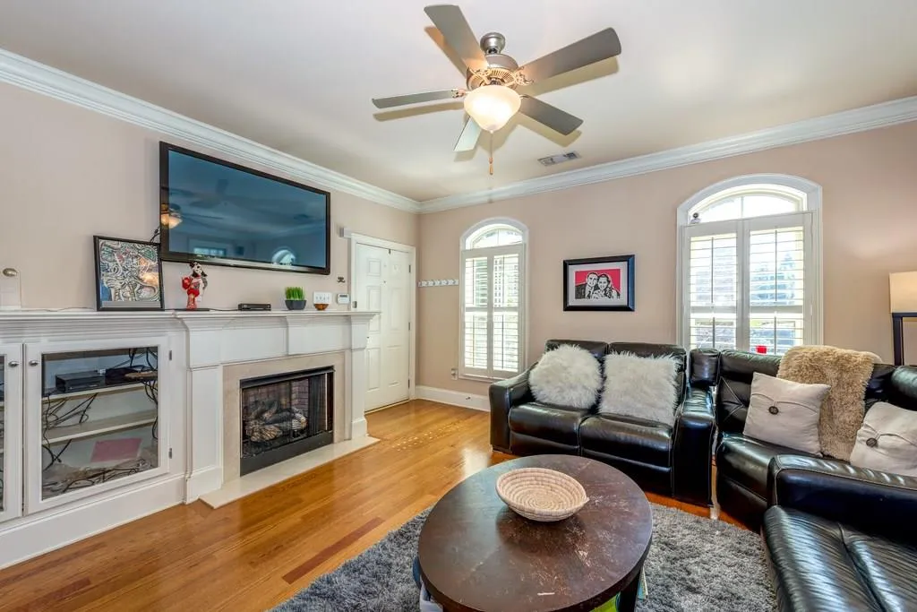 751 Berrydale Drive, Atlanta, Georgia 30328, 2 Bedrooms Bedrooms, ,2 BathroomsBathrooms,Residential,Sold,751 Berrydale Drive,5985507